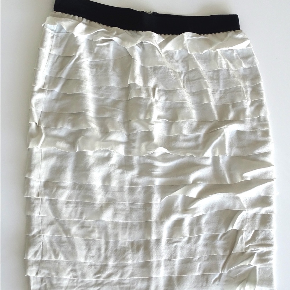 NWOT BCBG off white tiered size xs skirt